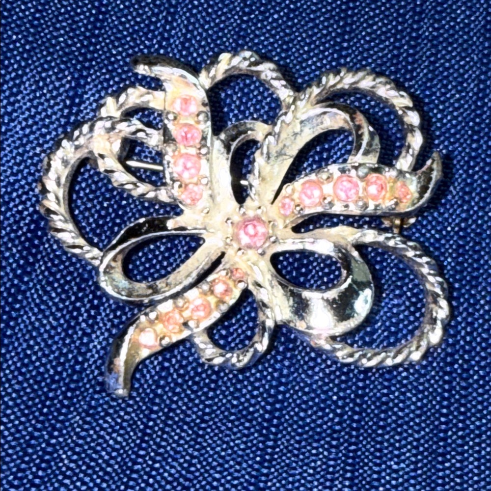 Vintage Silver Brooch Pink Accents silver-tone rhinestone flower brooch